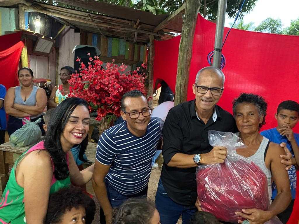 Camacã: Prefeitura homenageia as Mães da Portelinha I através do Projeto Brechó Solidário.
